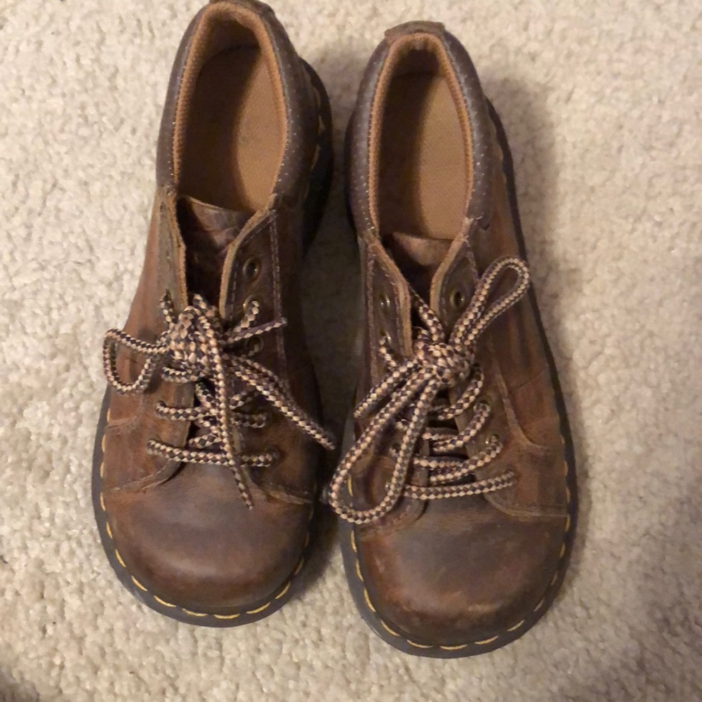 Brown dr. Martens